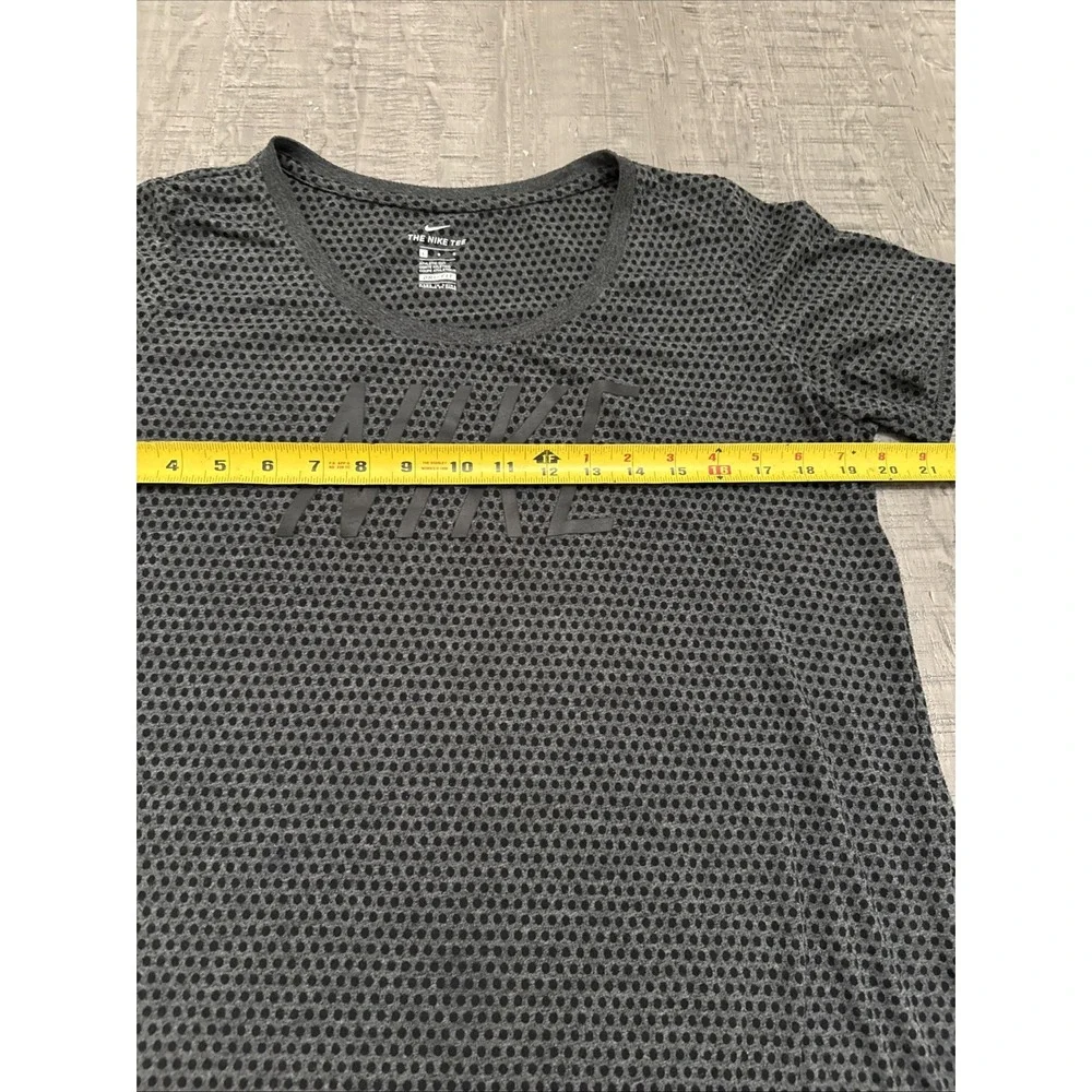 Nike‎ Tee shirt women's Dry fit athletic cut size large black polka dot